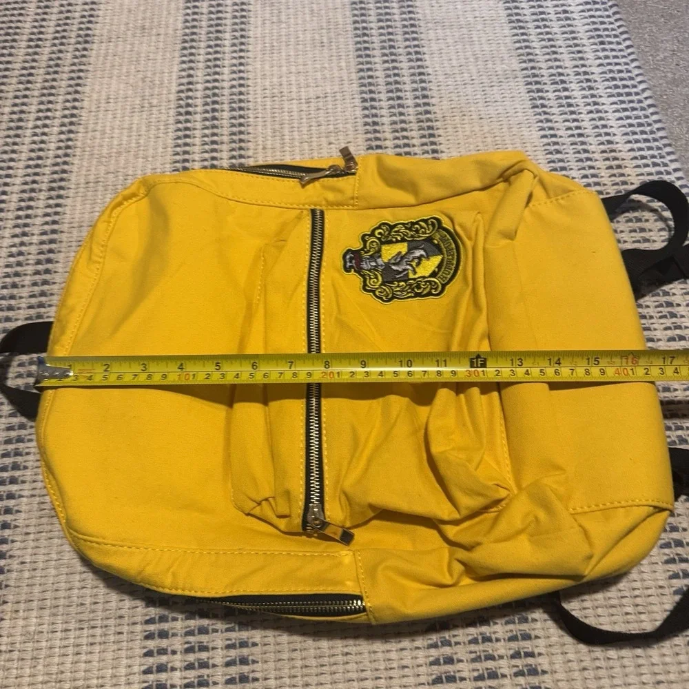 Universal Studios Harry Potter Hufflepuff  Bag Logo School Backpack Yellow * NEW